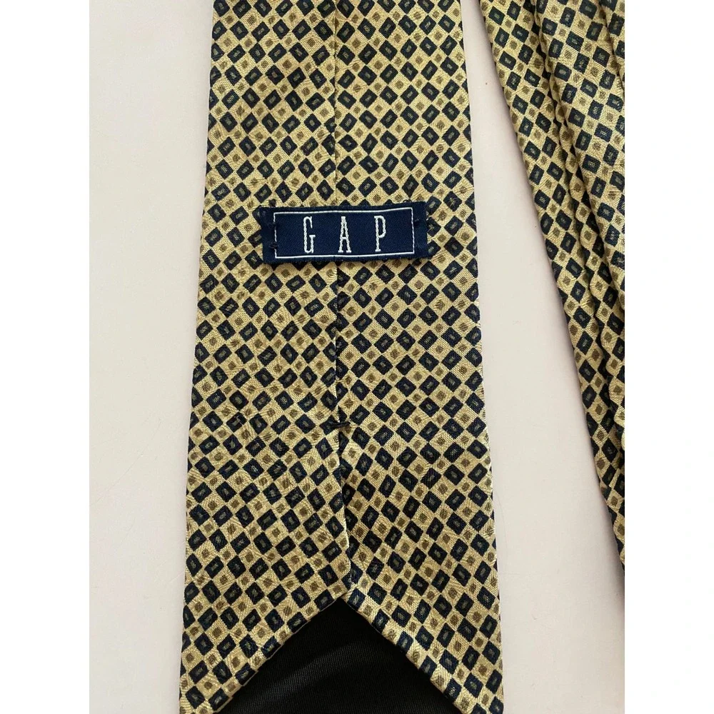 GAP Mens Silk Necktie Gold Navy Blue Geometric Diamond Pattern Made in USA